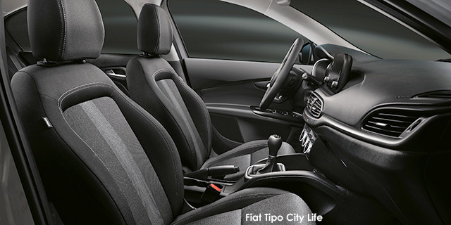 Surf4Cars_New_Cars_Fiat Tipo hatch 14 City Life_3.jpg